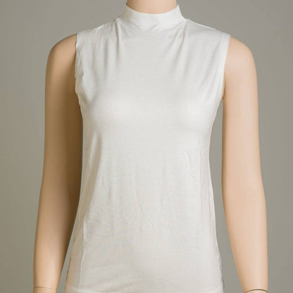 sleeveless T-shirt